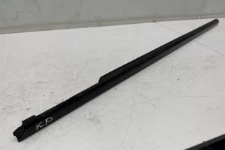 art9549604 Уплотнитель Mercedes CLA c118 Арт 9549604
