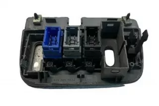 7700432429 , art11073116 Кнопка обогрева сидений Renault Scenic 1 Арт 11073116, вид 1