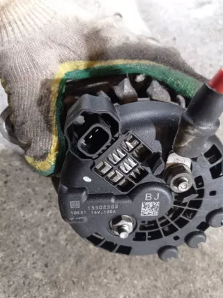 13502583 Генератор Opel Astra J Арт 46023065154_2, вид 5