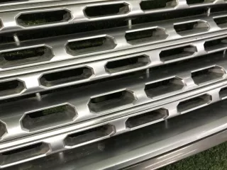 LR083321 решетка радиатора Land Rover Range Rover 4 Арт DIZ0000005750795, вид 13
