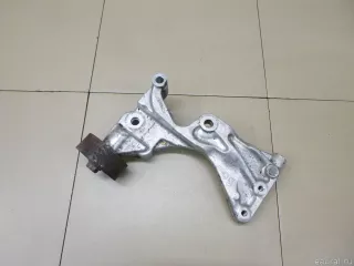 68027477AA Chrysler Кронштейн генератора Jeep Wrangler JK restailing Арт E100120215, вид 1