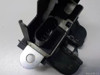 5L6827505C VAG Замок багажника Skoda Yeti Арт E52383865, вид 4