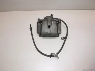 4775047060 Toyota Суппорт тормозной передний левый Toyota Prius 4 Арт E22506405