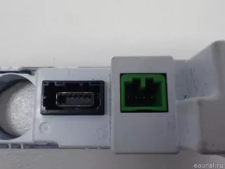 FW9319E110CA Jaguar Разъем AUX / USB Land Rover Discovery 5 Арт E52185535, вид 7