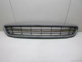  Решетка в бампер центральная Volkswagen Jetta 6 Арт E22423364, вид 1