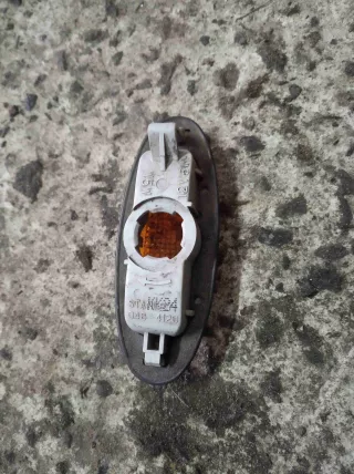 0464120 Повторитель поворота левый   Mazda 626 GE Арт Maz1, вид 2