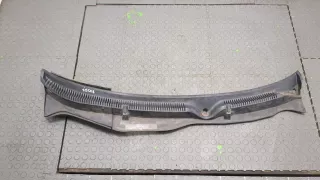 1M1853185 Решетка стеклоочистителя (Дождевик) Seat Leon 1 Арт 9137423
