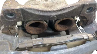 410015TA0A Суппорт тормозной передний правый Nissan Leaf 2 Арт 8889028, вид 3