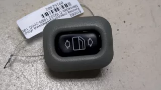 A2028205210 Кнопка стеклоподъемника заднего правого  Mercedes C W202 Арт 9162402, вид 1