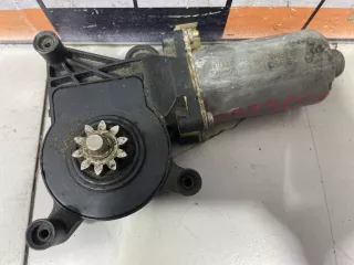 0130821671 Моторчик переднего правого стеклоподъемника Mercedes E W210 Арт 6233565, вид 1