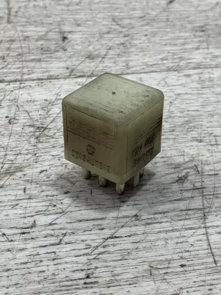 A0015427819 Реле Mercedes E W124 Арт 6130951, вид 1