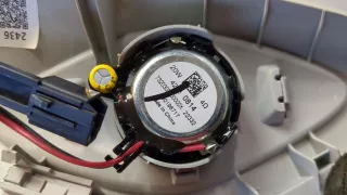 4284235,42842441 Обшивка стойки передней правой (накладка) Chevrolet Trax Арт 9177128, вид 2