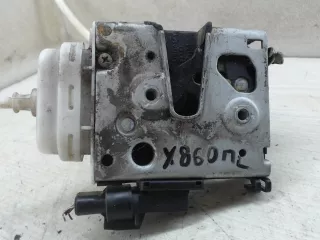  замок боковой двери перед лев Audi A4 B5 Арт 24007623
