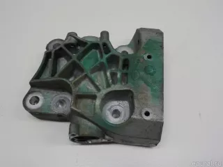 LR072044 Land Rover Кронштейн двигателя правый Land Rover Discovery 5 Арт E50842839, вид 1