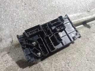 82241AG000 Блок предохранителей Subaru Legacy 4 Арт 46023068848_1, вид 4