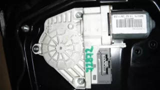 CUR000140 Моторчик переднего правого стеклоподъемника Land Rover Discovery 3 Арт 232223, вид 1