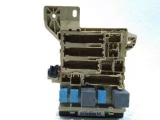 8273033720 Блок предохранителей Toyota Camry XV40 Арт 4355486, вид 1