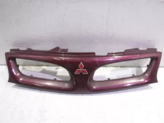 MR376395 Решетка радиатора Mitsubishi Carisma Арт 4235413