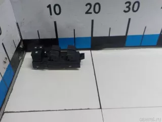 8404033180 Toyota Блок управления стеклоподъемниками Lexus UX Арт E51724929, вид 2