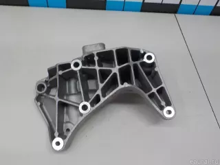 31670108 Volvo Кронштейн генератора Volvo V90 2 Арт E103027507, вид 2