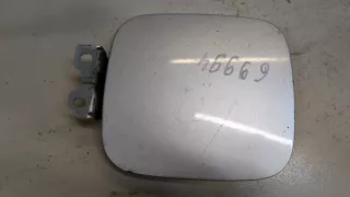 MR125482 Лючок бензобака серебристый Mitsubishi Carisma Арт 9000711, вид 1