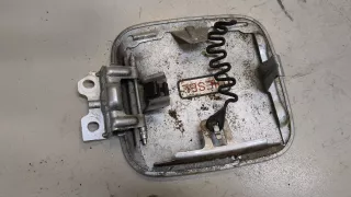MR125482 Лючок бензобака серебристый Mitsubishi Carisma Арт 9000711, вид 2