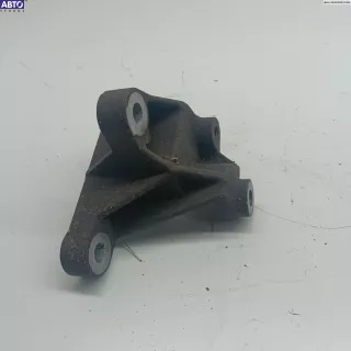 98AB6P093CF Кронштейн КПП опорный Ford Focus 1 Арт 54776268, вид 2