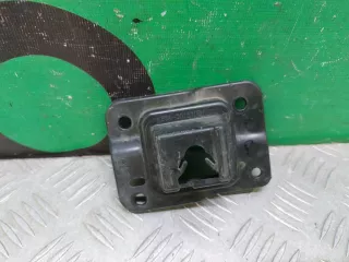 KB8A50151 Кронштейн решетки радиатора Mazda CX-5 2 Арт 329501RM, вид 1