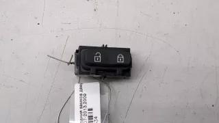 30710475 Кнопка открытия дверей (бесключевой доступ) Volvo V70 3 Арт 8420334, вид 1