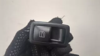 A2518200501 Кнопка стеклоподъемника заднего правого  Mercedes B W245 Арт 9021436
