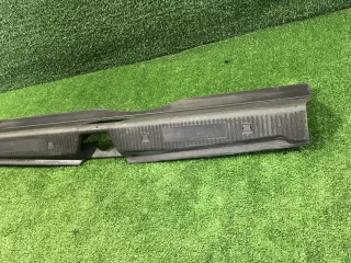 A1686930091 кожух замка багажника mercedes Mercedes A W168 Арт DIZ0000006627089, вид 4