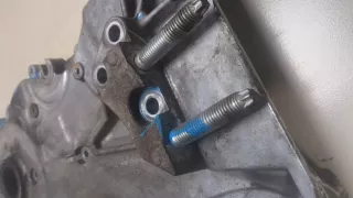 L80810500A Крышка двигателя передняя Mazda 5 1 Арт 9317989, вид 3