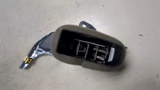 GM84211437 Дефлектор обдува салона Chevrolet Equinox 3 Арт 9335423, вид 3