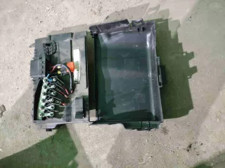 6q0937550f крышка аккумулятора   Skoda Fabia 1 Арт SF1123, вид 1