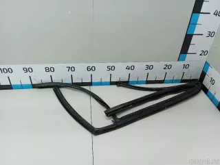 51352990320 BMW Уплотнитель стекла двери BMW X1 E84 Арт E103035987
