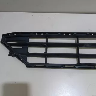 31425175 Volvo Решетка в бампер центральная Volvo XC60 2 Арт E23581797, вид 2
