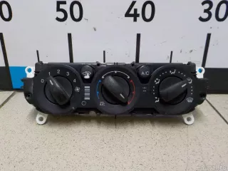 1841572 Ford Блок управления отопителем Ford Focus 3 restailing Арт E30829010