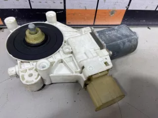 67627046031 Моторчик переднего левого стеклоподъемника BMW 1 F20/F21 Арт 6229886_7, вид 1