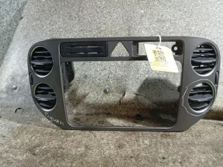 5M0858071K Накладка декоративная центральной консоли Volkswagen Tiguan 1 Арт 46023071752, вид 1