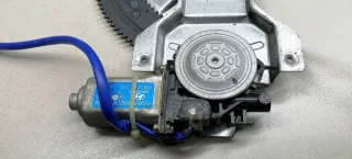 98820-17100 моторчик стеклоподъемника передний правый Hyundai Matrix Арт 2084062-1, вид 2
