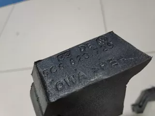 5C6823729 Уплотнитель капота Volkswagen Jetta 6 Арт ZAP341753, вид 2