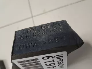5C6823729 Уплотнитель капота Volkswagen Jetta 6 Арт Z341747, вид 2