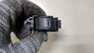 30773214 Кнопка стеклоподъемника переднего левого Volvo V50 Арт 9452490, вид 1