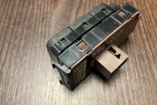 69500781 , art13663864 Кнопка (выключатель) Iveco Daily 4 Арт 13663864, вид 6