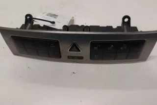2038706310, 3363170300, 3882W48A106A109 , art13387322 Кнопка аварийной сигнализации Mercedes C W203 Арт 13387322, вид 1