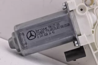 A1698201642 , art13632176 Молдинг двери передней правой Mercedes B W245 Арт 13632176, вид 4