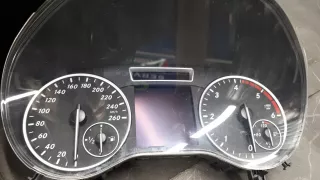 1030052150 Щиток приборов (приборная панель) Mercedes B W246 Арт AL16614379599, вид 1
