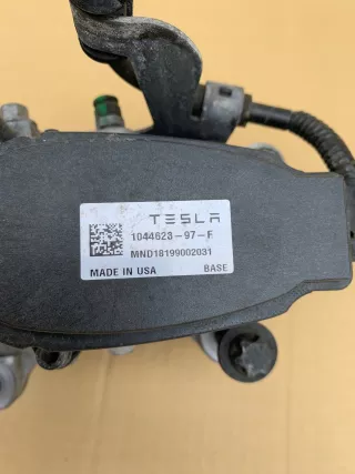 1044623-97-F Суппорт тормозной задний левый Tesla model 3 Арт AL8232643945, вид 3