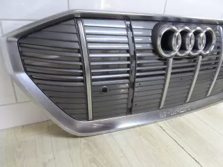 Решетка радиатора Audi E-Tron 2022г.  - Фото 3