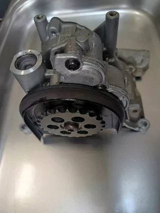 7823009 Насос масляный BMW X5 F15 Арт AL16486337706, вид 4